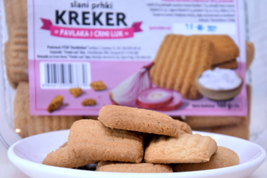 Krekeri pavlaka i crni luk