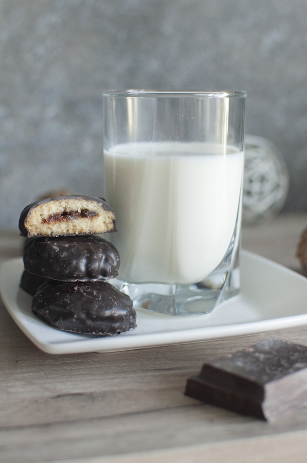 Bambino punjeni keks Vule sa cokoladnim prelivom sa ukusom narance