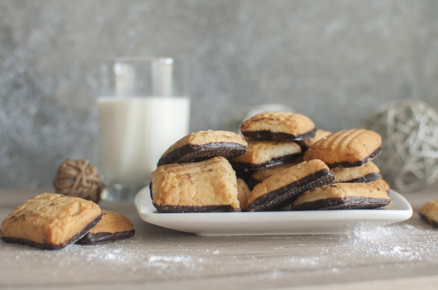 Bambino cajno pecivo sa prelivom sa ukusom vanile
